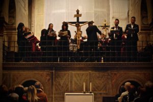 MANTICE IN CORO - Cesare Chiacchiaretta, fisarmonica; Marco Gemelli, fisarmonica; Laura Rizzetto, maestro di coro, mezzosoprano-alto; Giuliano Fracasso, direttore di coro e orchestra; Coro Santa Cecilia, coro ed ensemble vocale